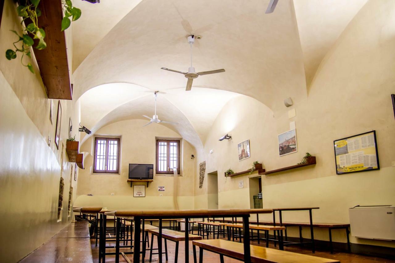 Hostel Santa Monaca 3*